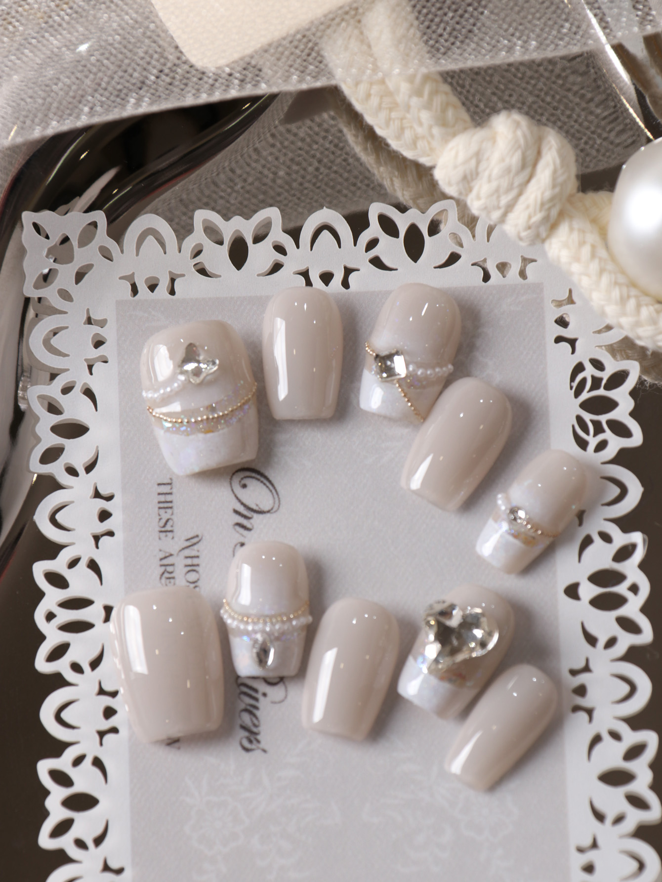 10 Pezzi Unghie Finte Corte Bi - Nail Adhesive Tab recensione e prezzo